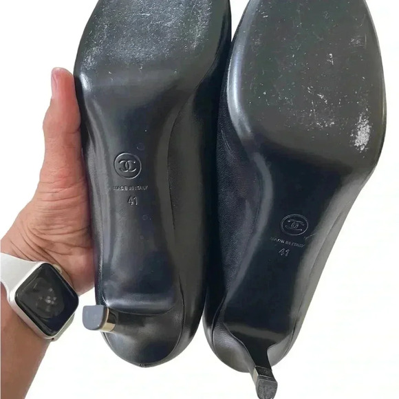 Chanel Black Leather CC Round Toe Pumps Size 8
Model Chanel number G31298 - Picture 7 of 11